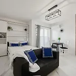 Golden Hour Apartments-slowianska 42 Apartman